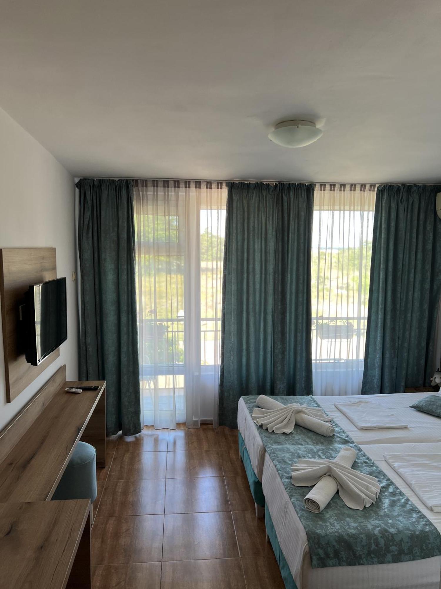 Hotel Surf 프리모르스코 객실 사진