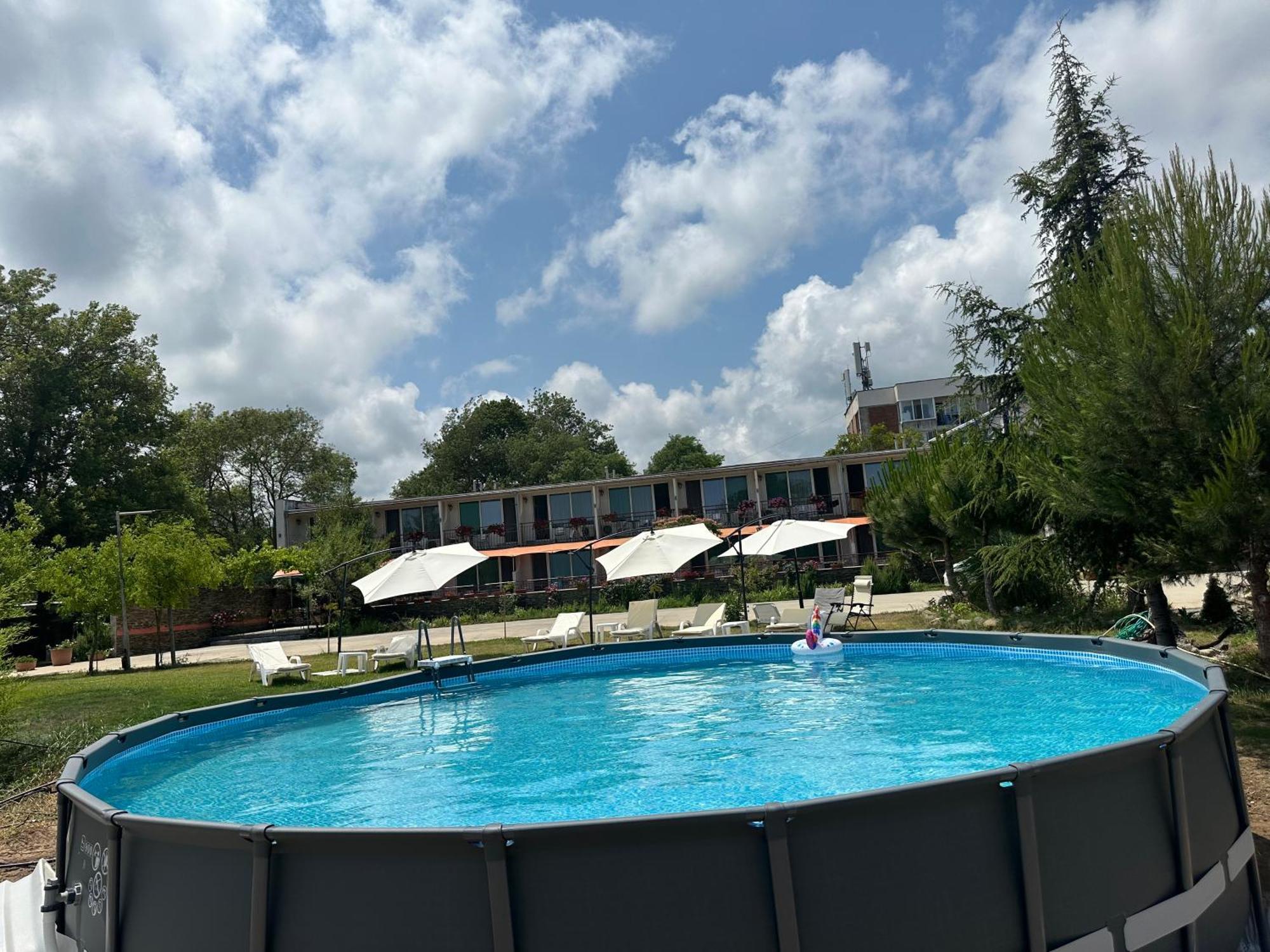 Hotel Surf 프리모르스코 외부 사진