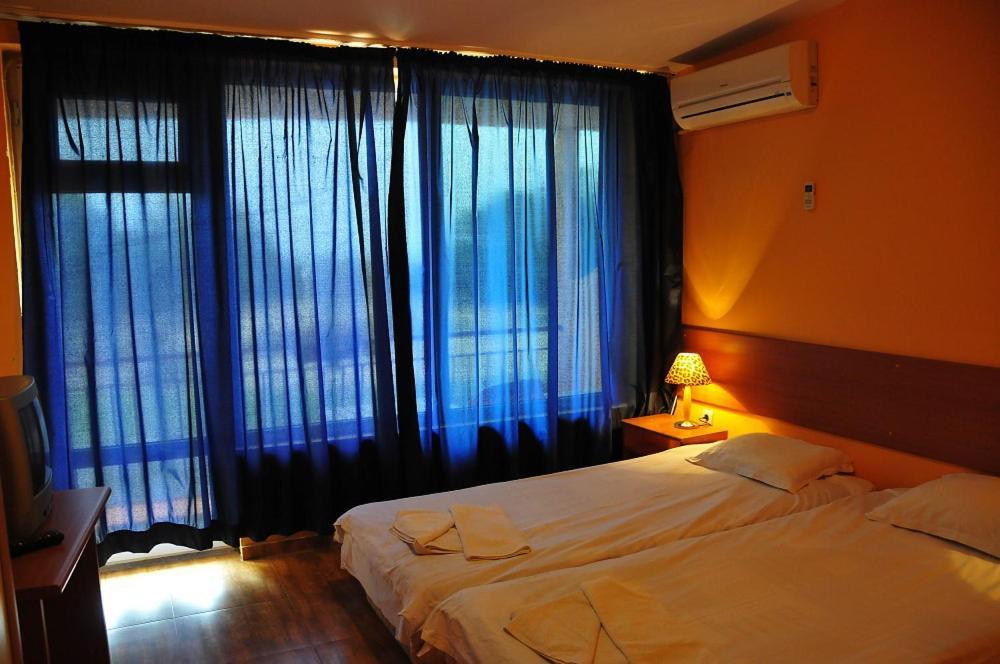 Hotel Surf 프리모르스코 객실 사진